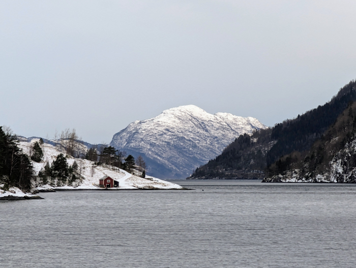 PXL 20230106 140704506 2  1 